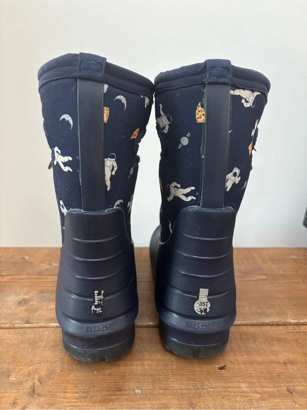 Kids Bogs Neo Classic Winter Snow Boots Navy Space & Pizza Youth Size 2